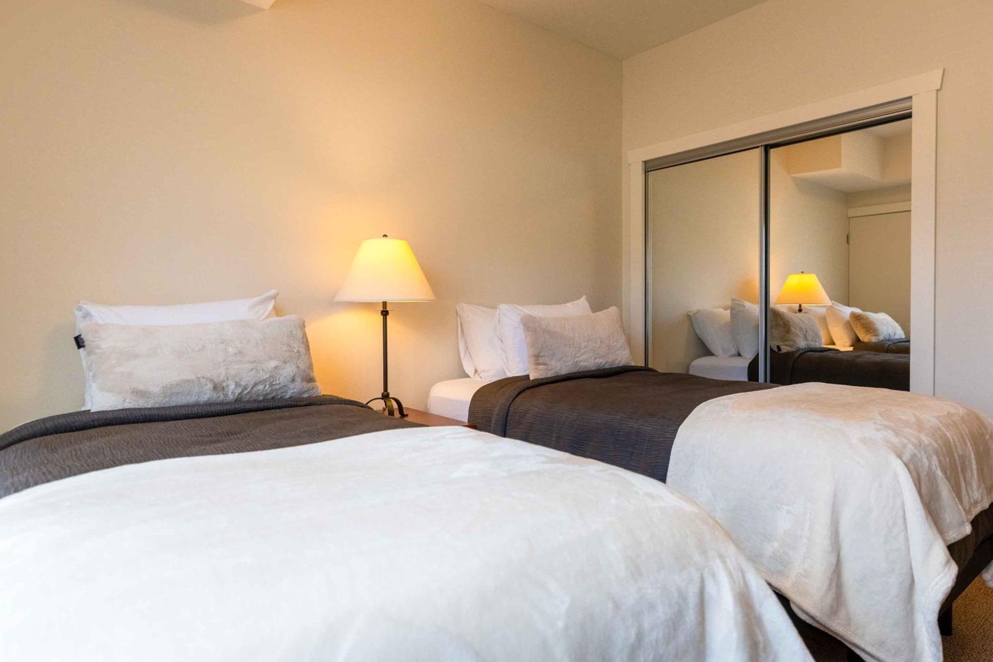 Silver Rock Condominiums By Fernie Central Reservations Экстерьер фото